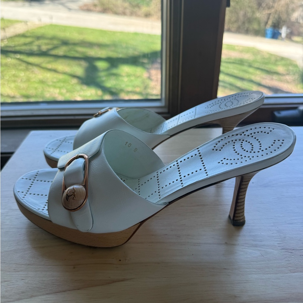 Chanel White Women's Slide heels with Gold Buckle - Picture 9 of 10